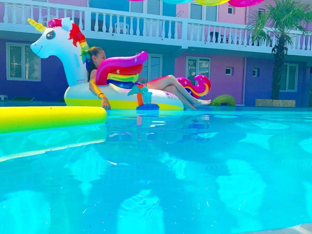 Casa Barbie Costinesti Pansiyon Dış mekan fotoğraf