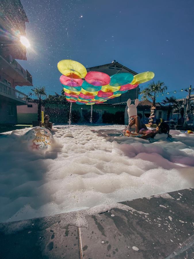 Casa Barbie Costinesti Pansiyon Dış mekan fotoğraf